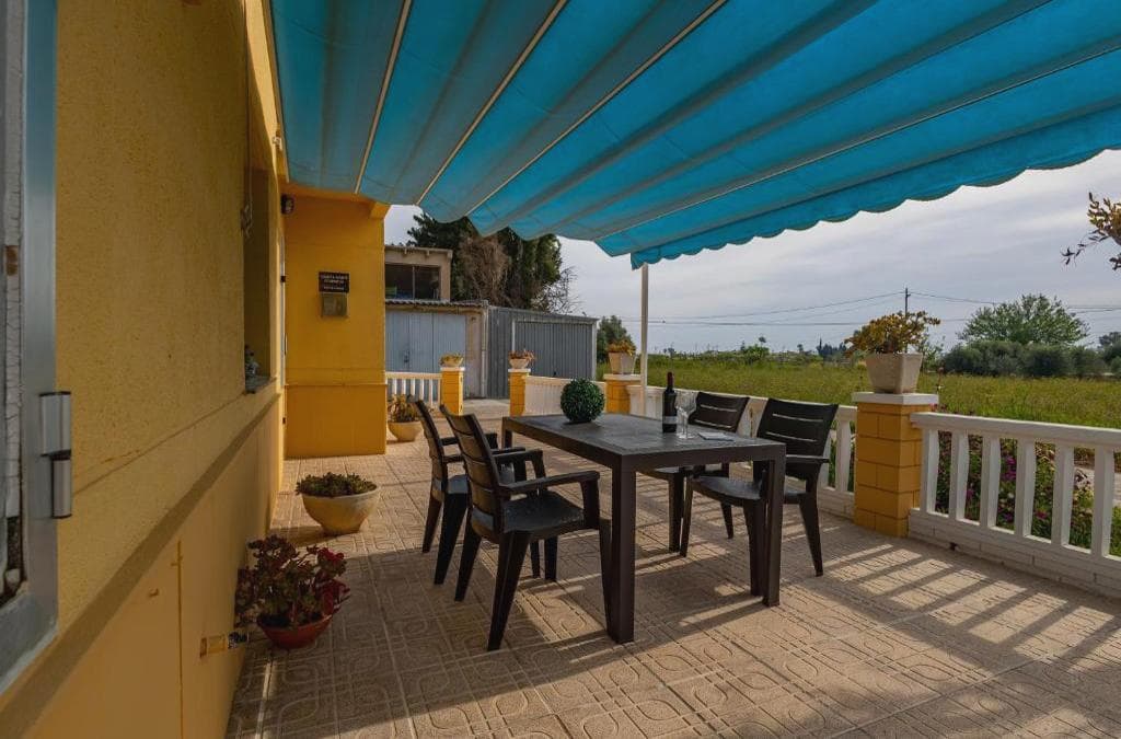 Terraza exterior para comer al aire libre
