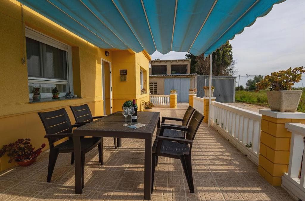 Detalle de la terraza con zona chill out